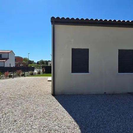 Moderne St Cyprien Village 别墅 *