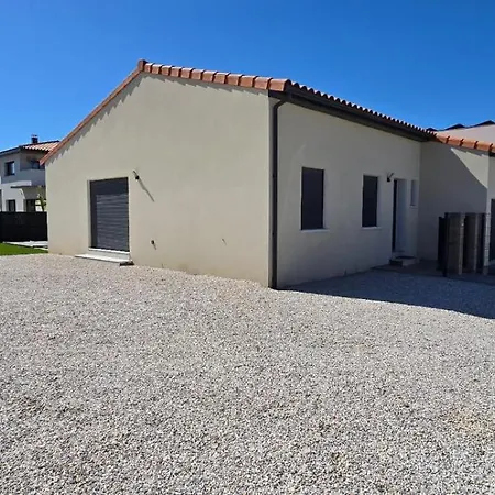 Moderne St Cyprien Village 圣西普里安