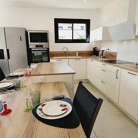 Moderne St Cyprien Village Villa