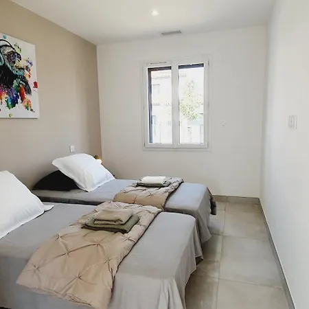 Moderne St Cyprien Village * Saint-Cyprien (Pyrenees-Orientales)