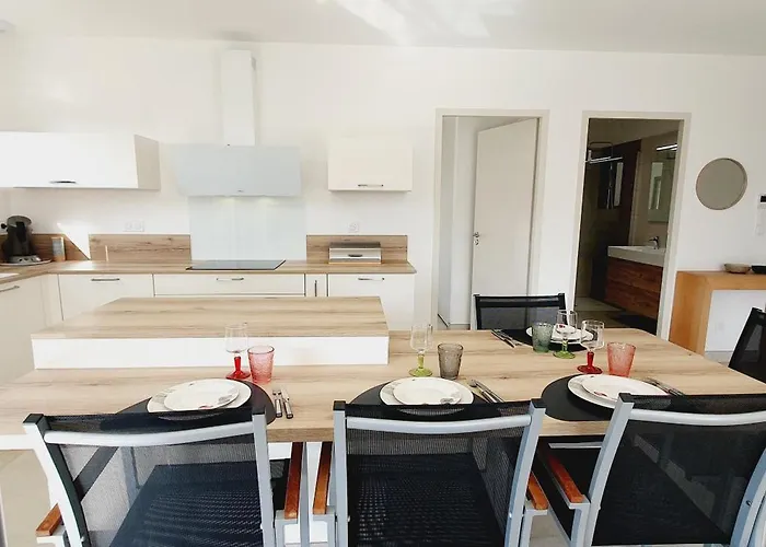 Moderne St Cyprien Village Villa *