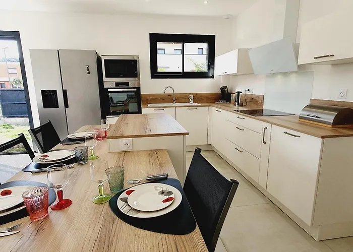 Moderne St Cyprien Village Villa