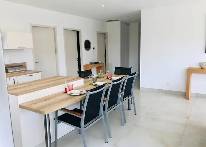 Moderne St Cyprien Village Villa *