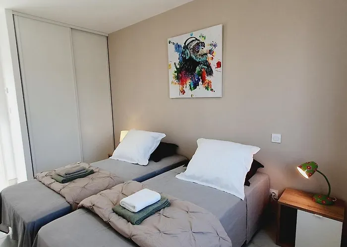 Moderne St Cyprien Village * Saint-Cyprien (Pyrenees-Orientales)