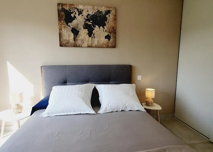 Moderne St Cyprien Village Saint-Cyprien (Pyrenees-Orientales)