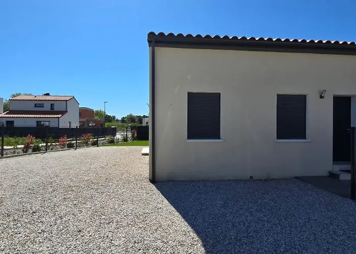 Moderne St Cyprien Village Villa *